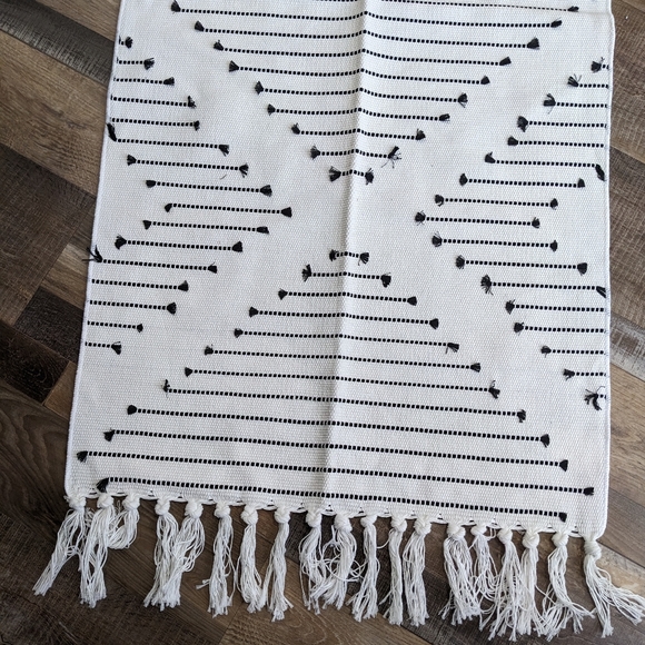 Matching black and white pillow and rug - Picture 2 of 3